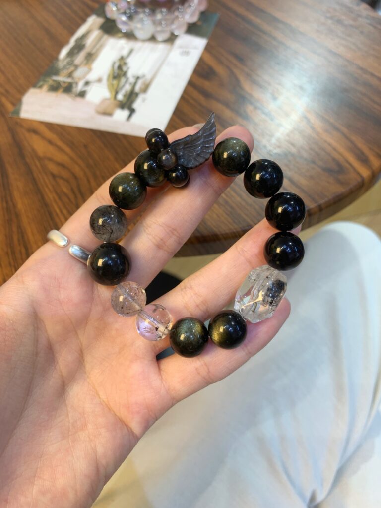 flying eagle|wealth crystal|protection|abundance
