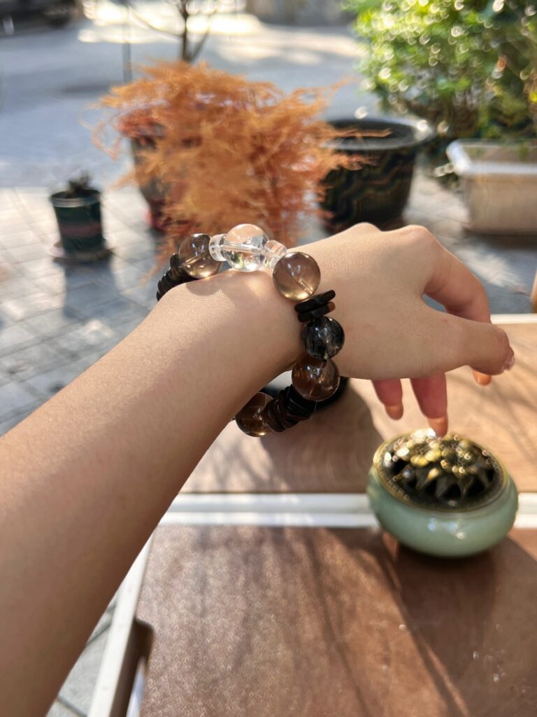 glass sea|root chakra purification|negative energy removal|emotional calm|zen aesthetic|deep sea vibe|high end minimalism|aura protection|natural mixed crystals